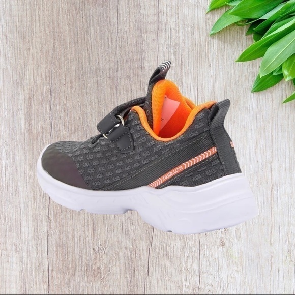 Xray Miles Knit Sneaker in Dark Gray 6M - Picture 3 of 10